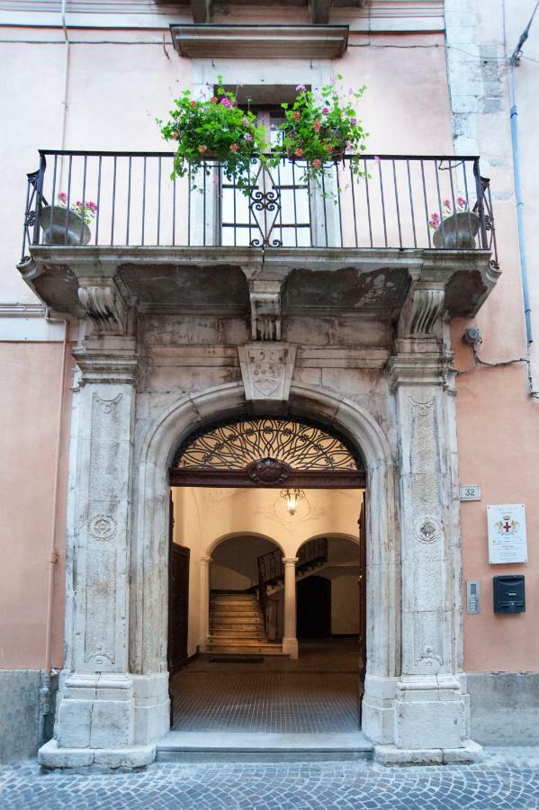 Palazzo Salini - Appartamento Familiare Sulmona Extérieur photo